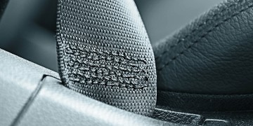 Proper and secure seam on a safety belt